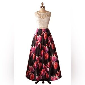 Soieblu Event Party Maxi Dress Sz M NWT Lace Cut Out Bodice Floor Length Tulips